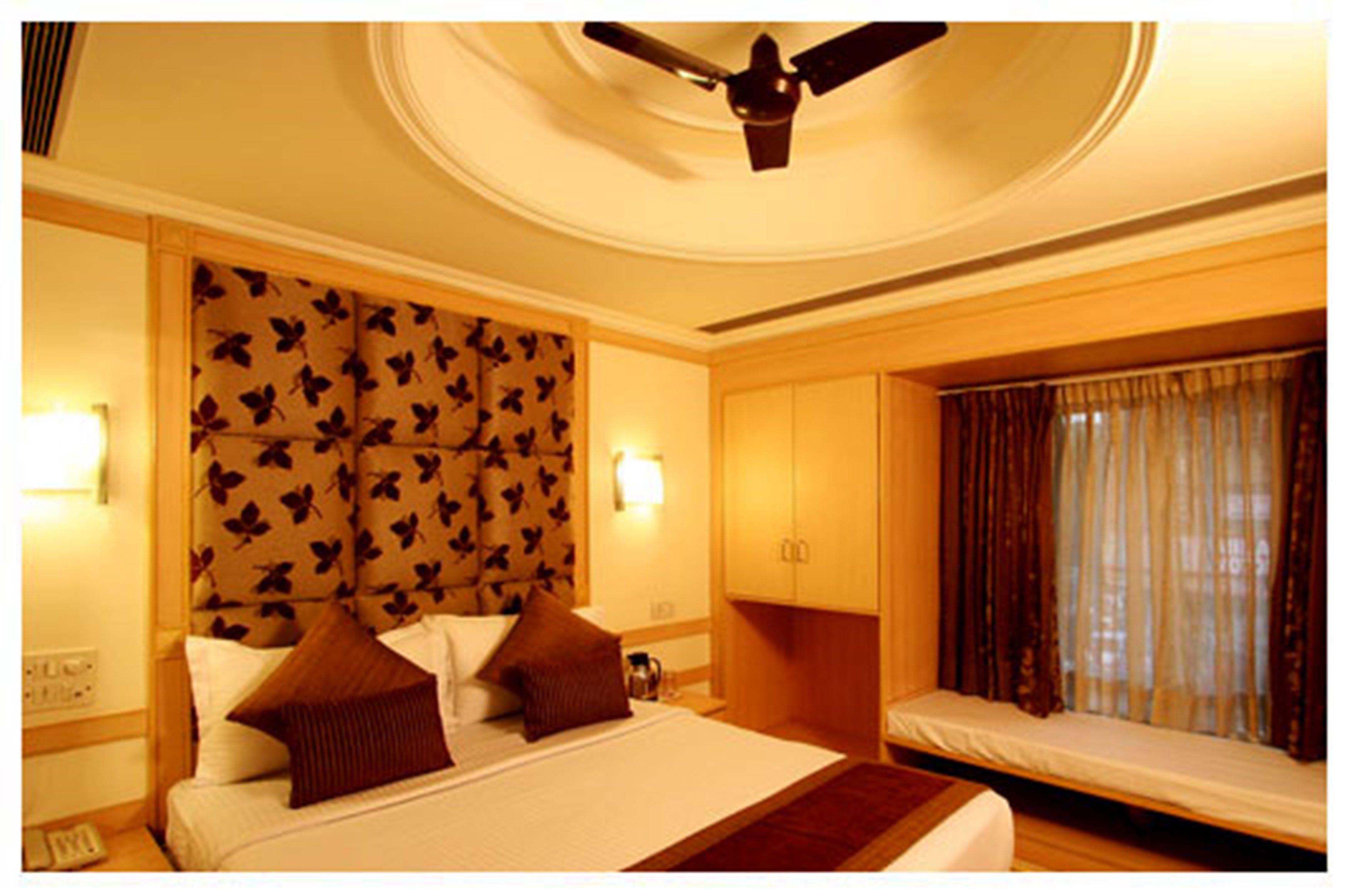 Hotel Southern Delhi  Exteriör bild
