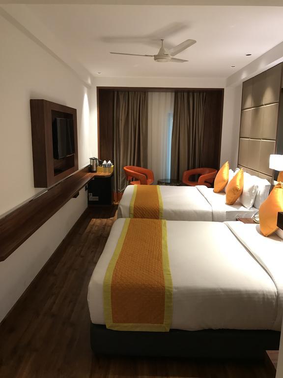 Hotel Southern Delhi  Exteriör bild