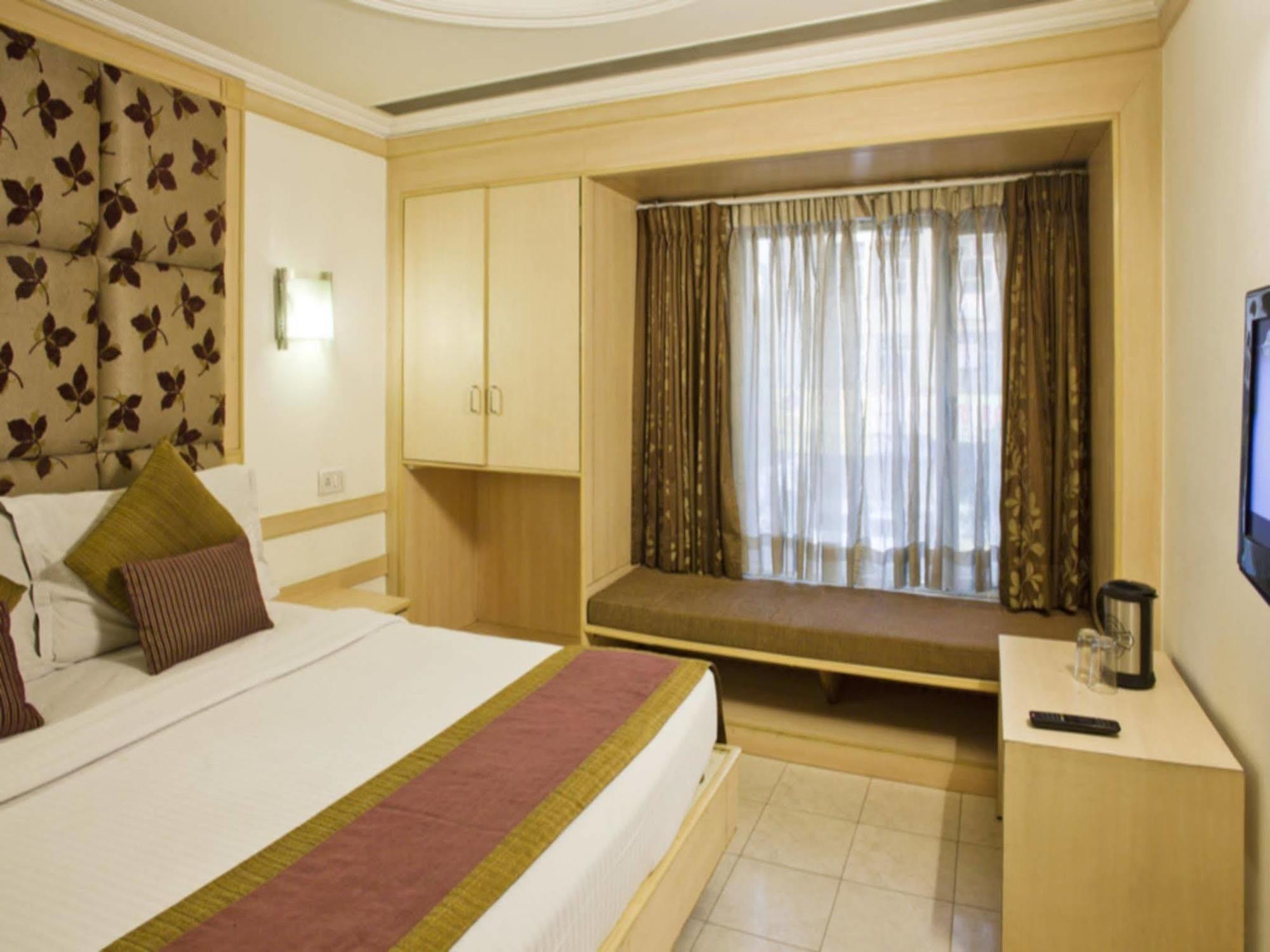 Hotel Southern Delhi  Exteriör bild