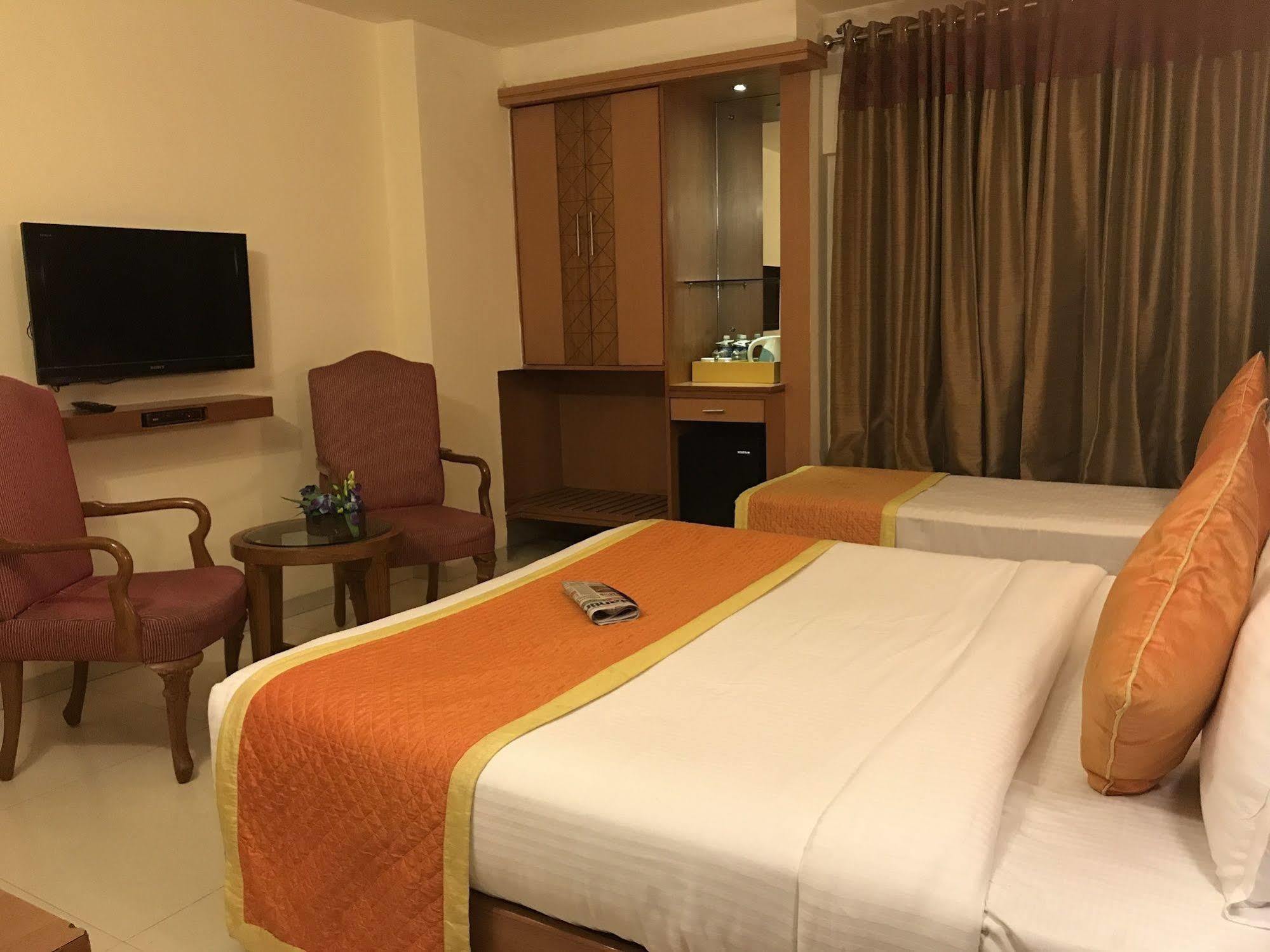 Hotel Southern Delhi  Exteriör bild
