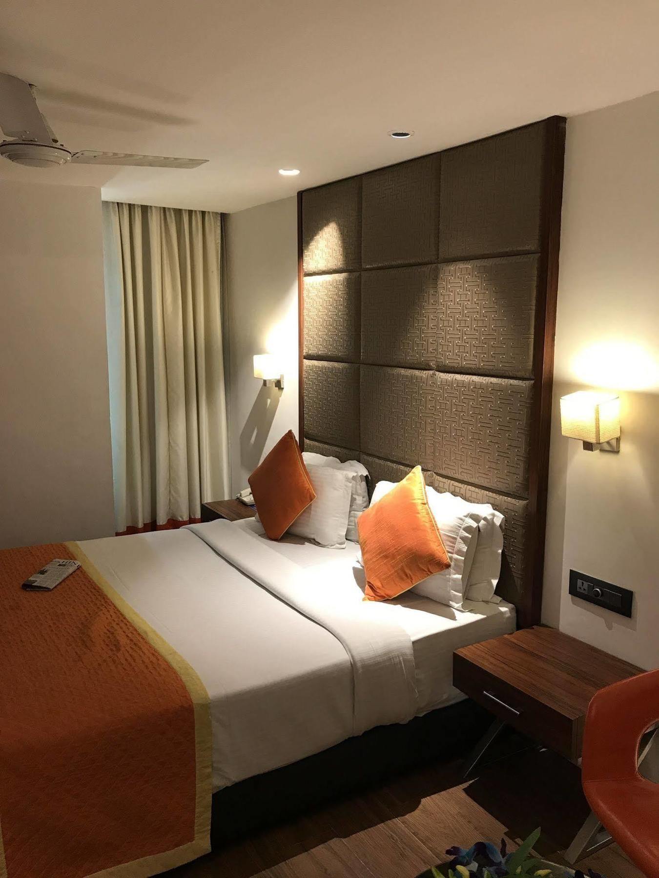Hotel Southern Delhi  Exteriör bild