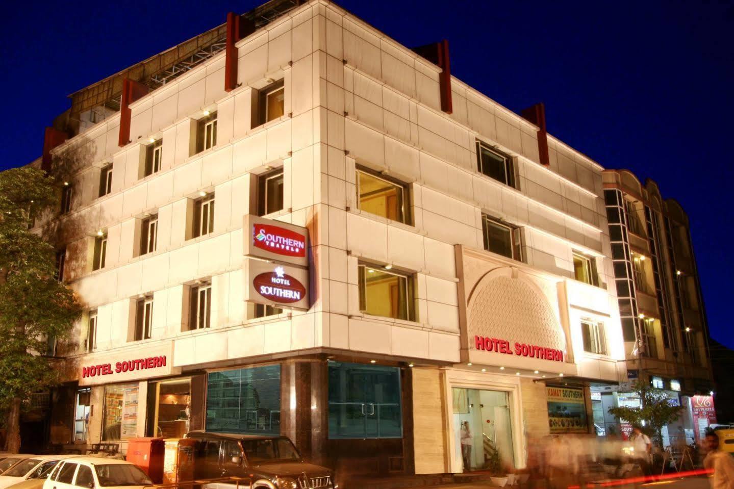 Hotel Southern Delhi  Exteriör bild